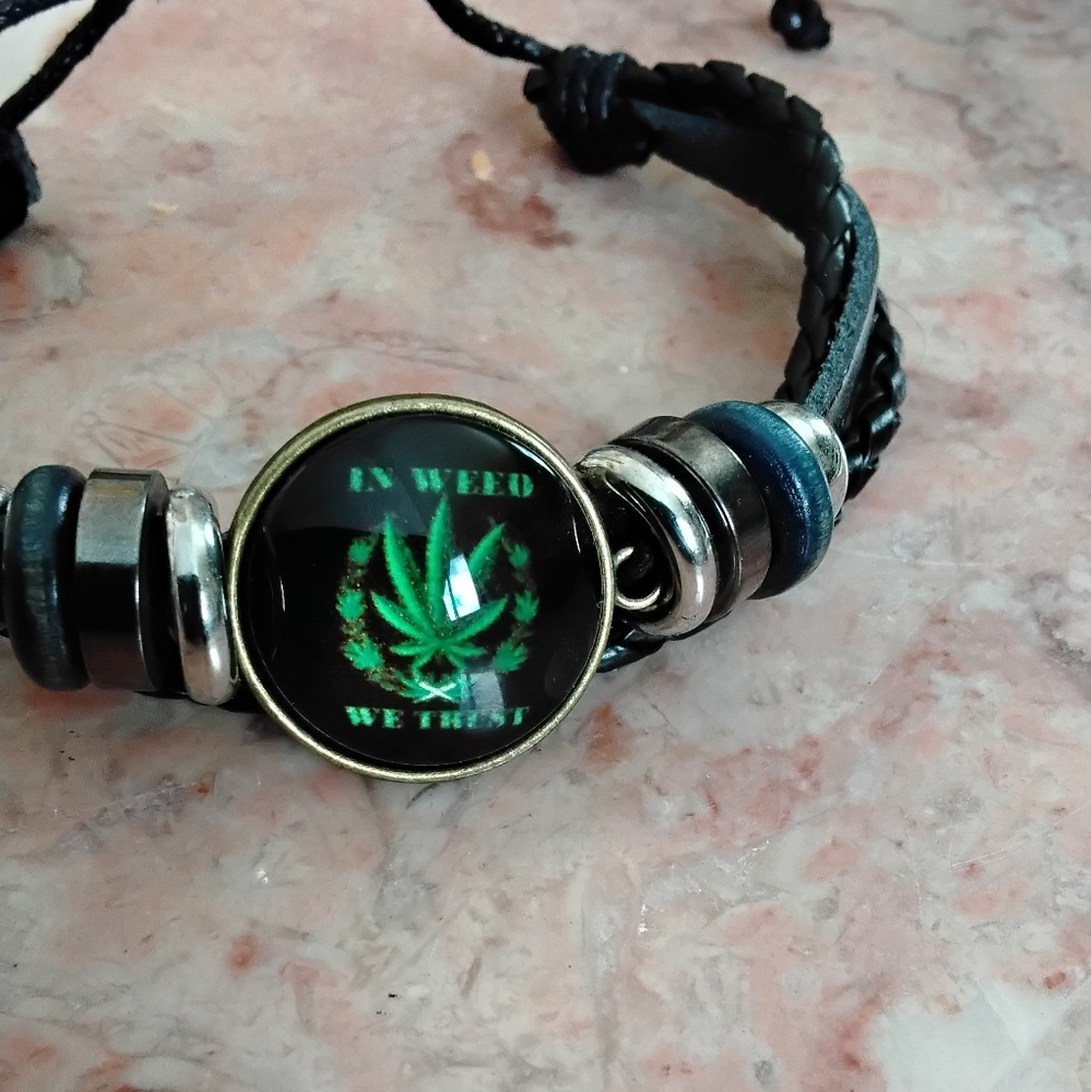 IN WEED WE TRUST EXPANDABLE LEATHER BRACELET. NEW IN PACKAGE. READ DESCRIPTION